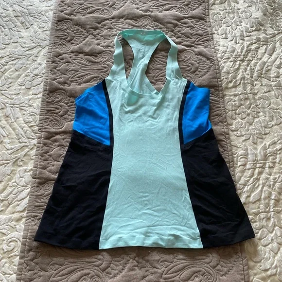 Lululemon Colorblock CRB Cool Racerback Size 10 - Picture 2 of 4